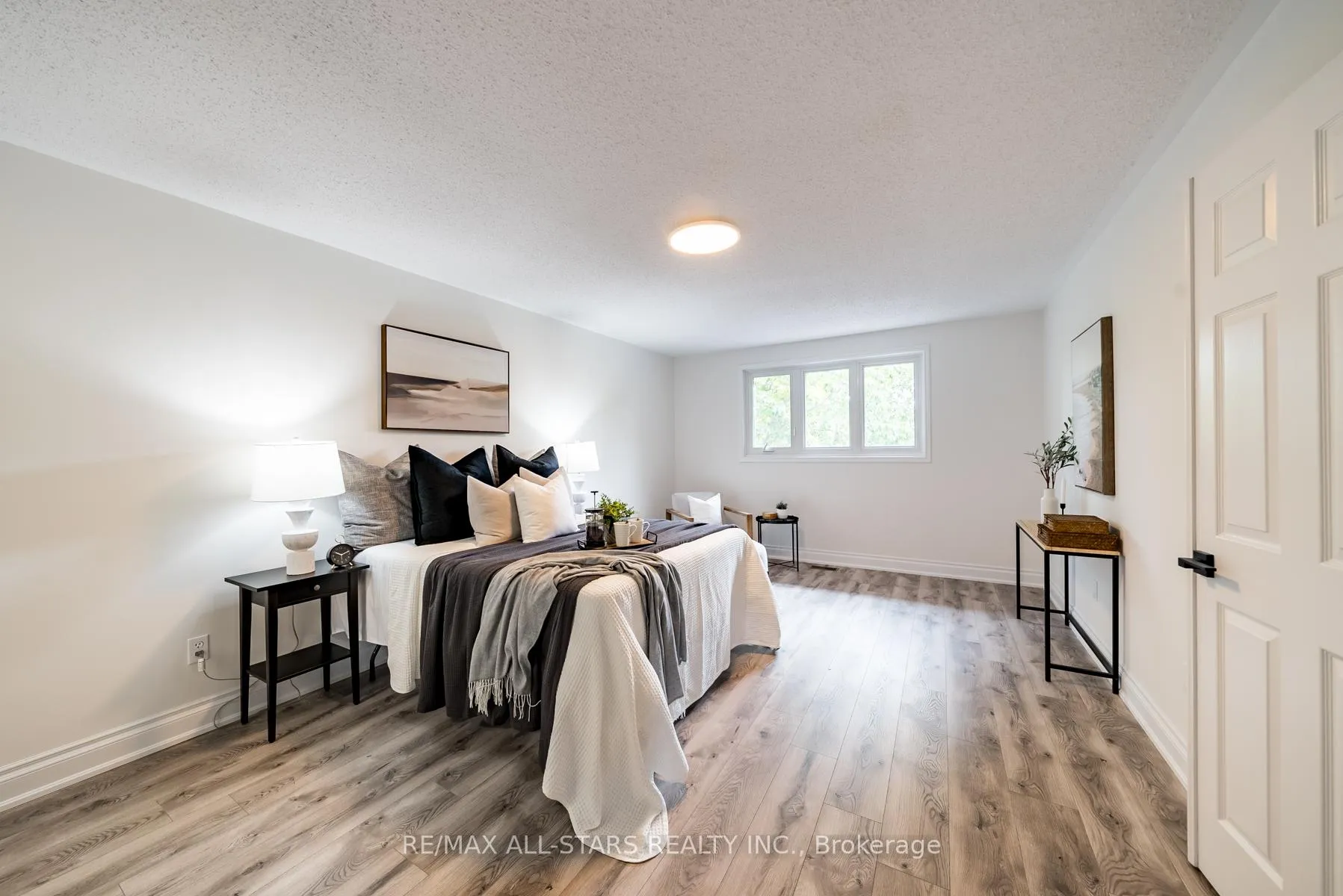 Photo 19 of 5 Edinborough Avenue, Scugog, Port Perry — HOMEH