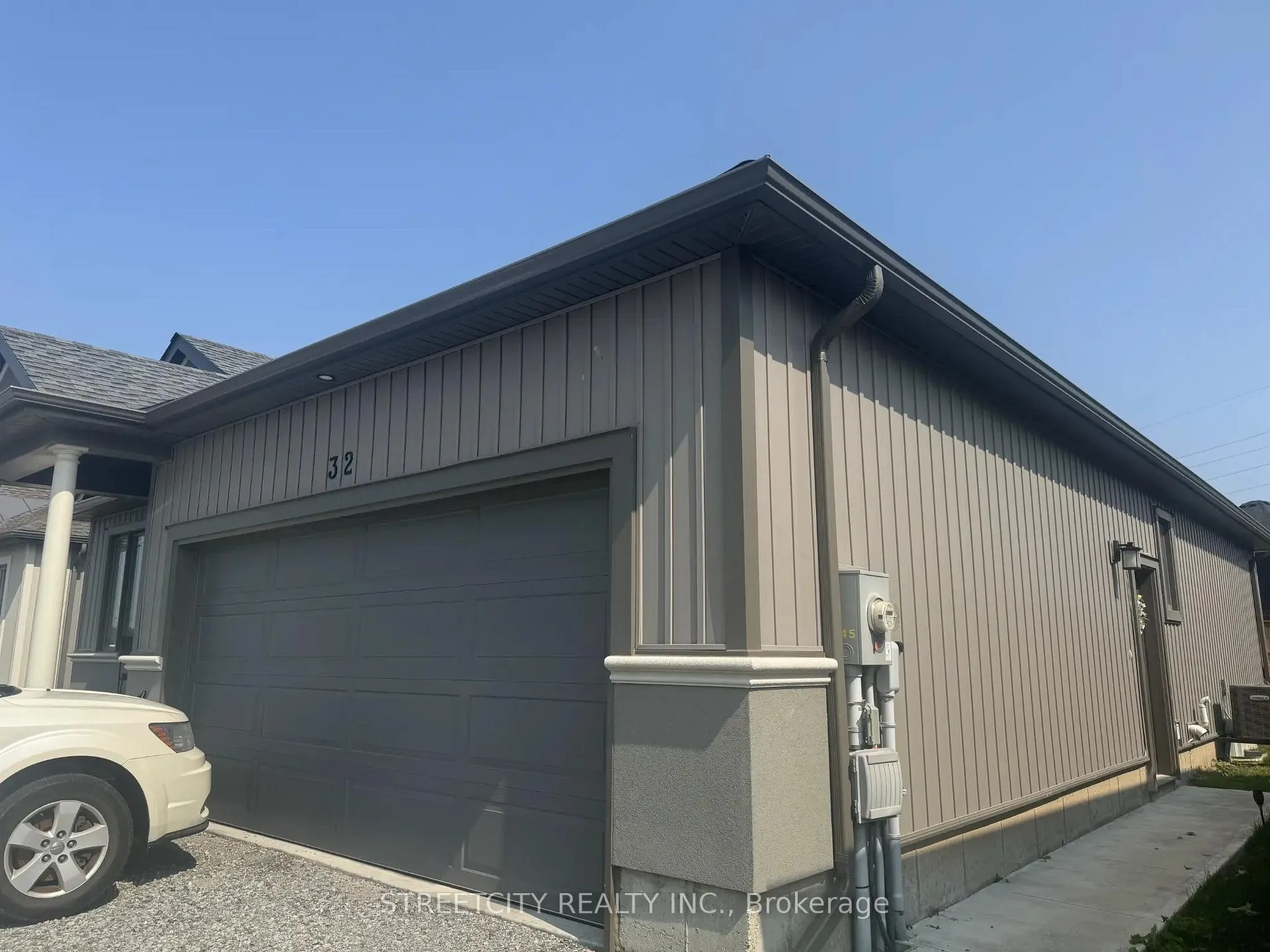 Photo 13 of 32 Bounty Avenue, Thorold, Rolling Meadows — HOMEH