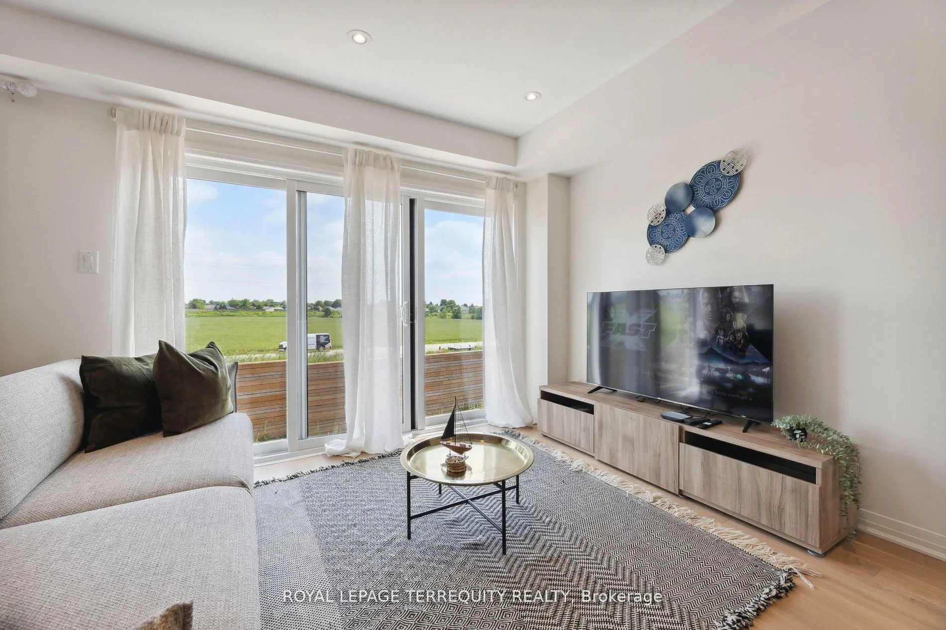 Photo 23 of 112 Sailors Landing, Clarington, Bowmanville — HOMEH