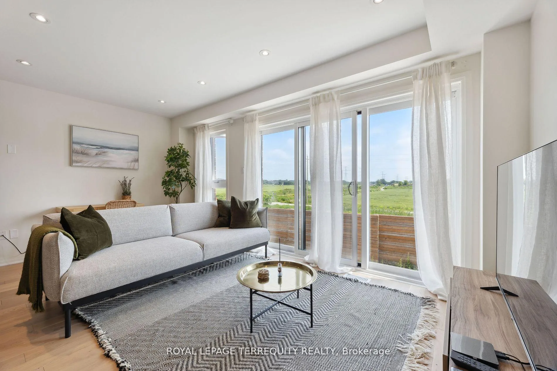 Photo 25 of 112 Sailors Landing, Clarington, Bowmanville — HOMEH