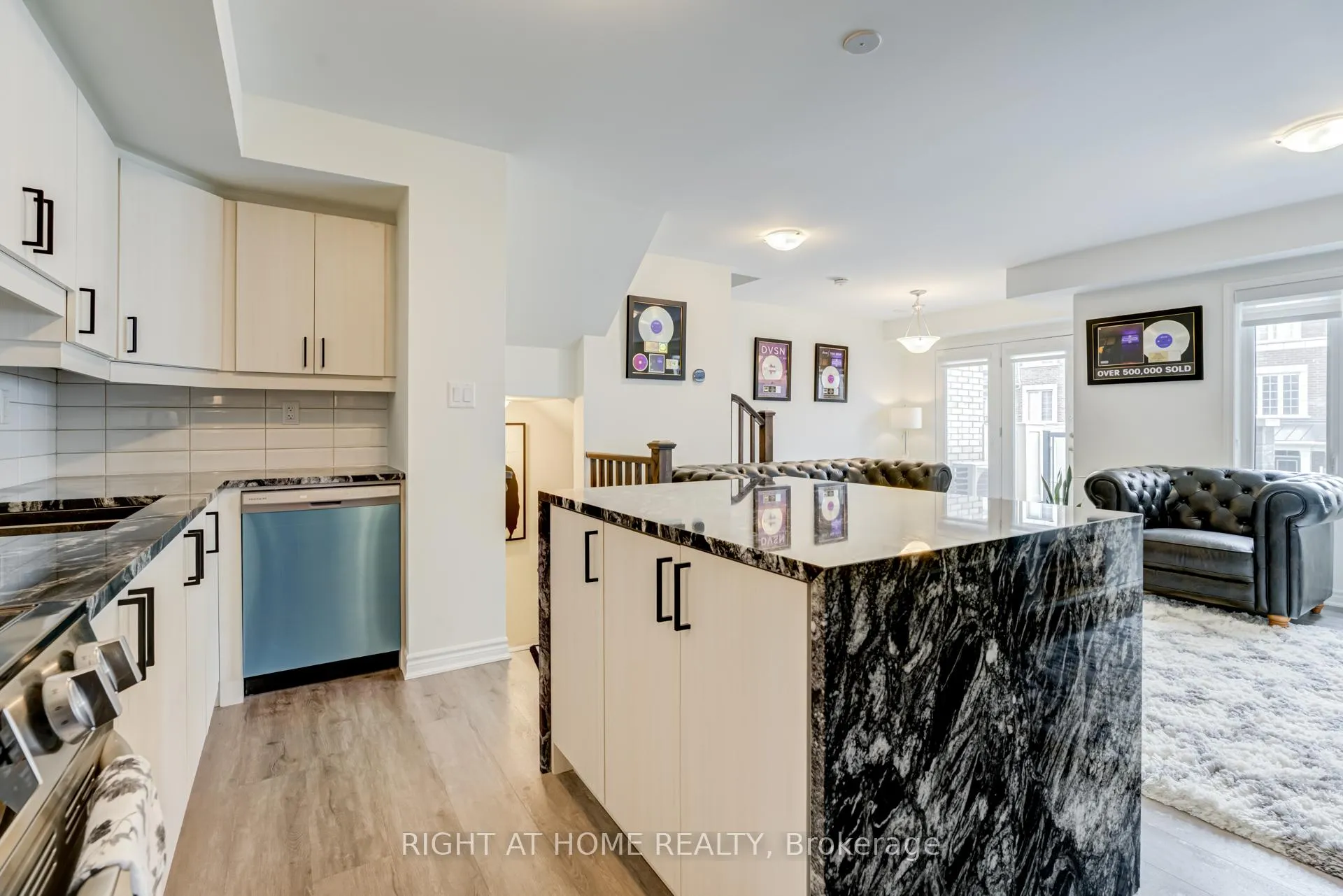 Photo 17 of 3353 Thunderbird Promenade, Pickering, Rural Pickering — HOMEH