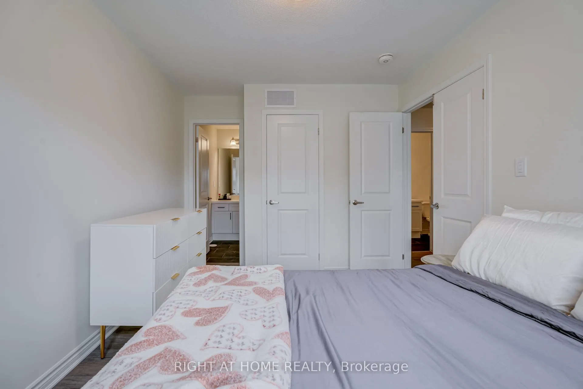Photo 28 of 3353 Thunderbird Promenade, Pickering, Rural Pickering — HOMEH