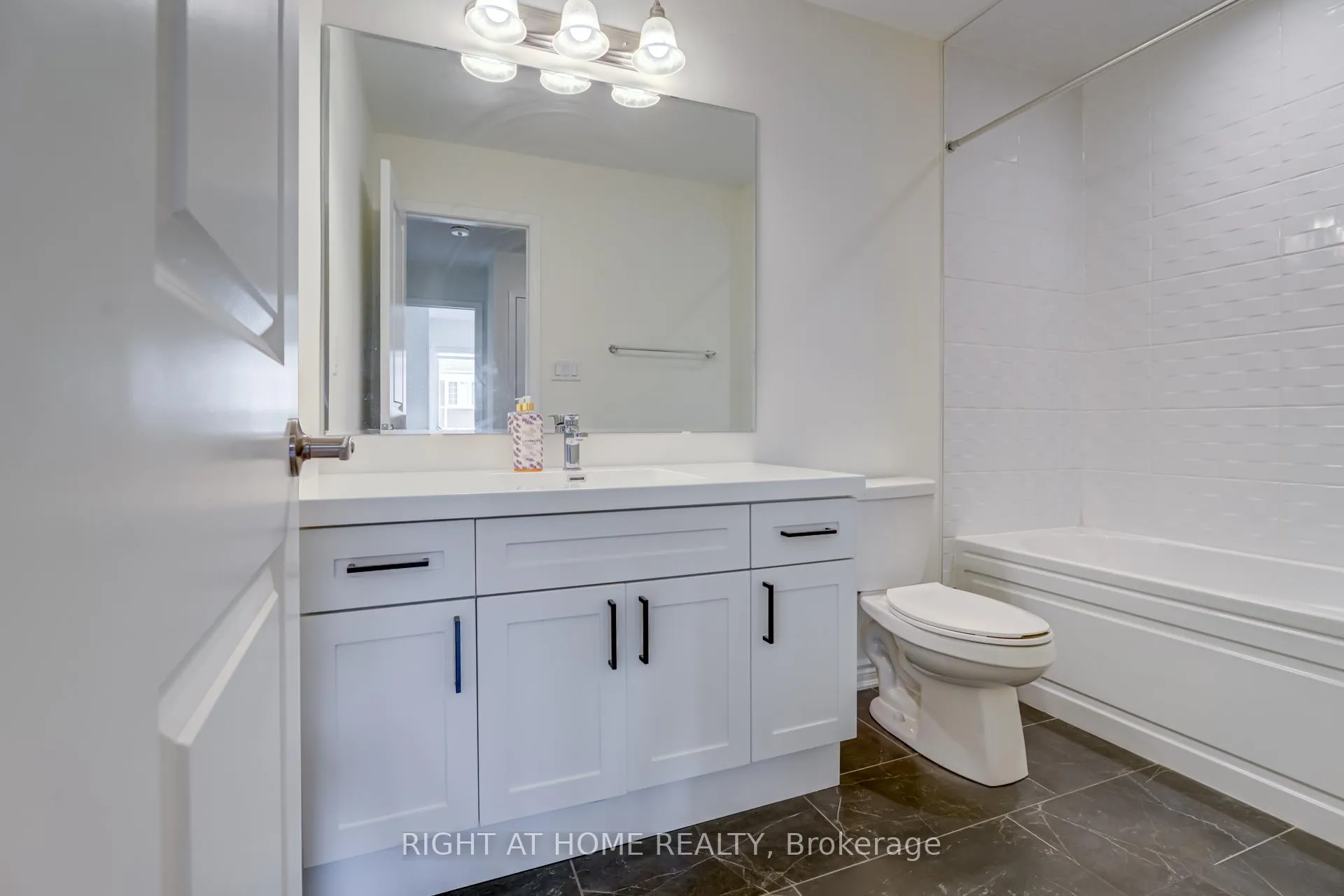 Photo 36 of 3353 Thunderbird Promenade, Pickering, Rural Pickering — HOMEH