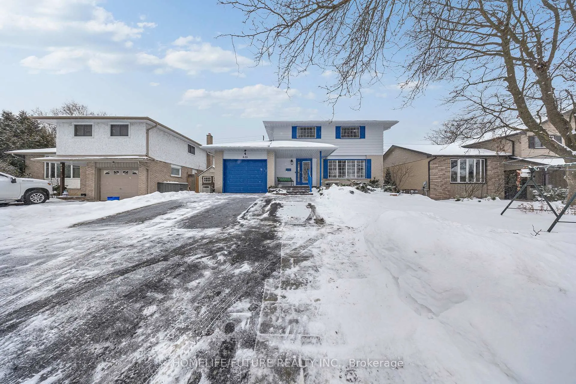 Photo 3 of 835 Carnaby Crescent, Oshawa, Centennial — HOMEH