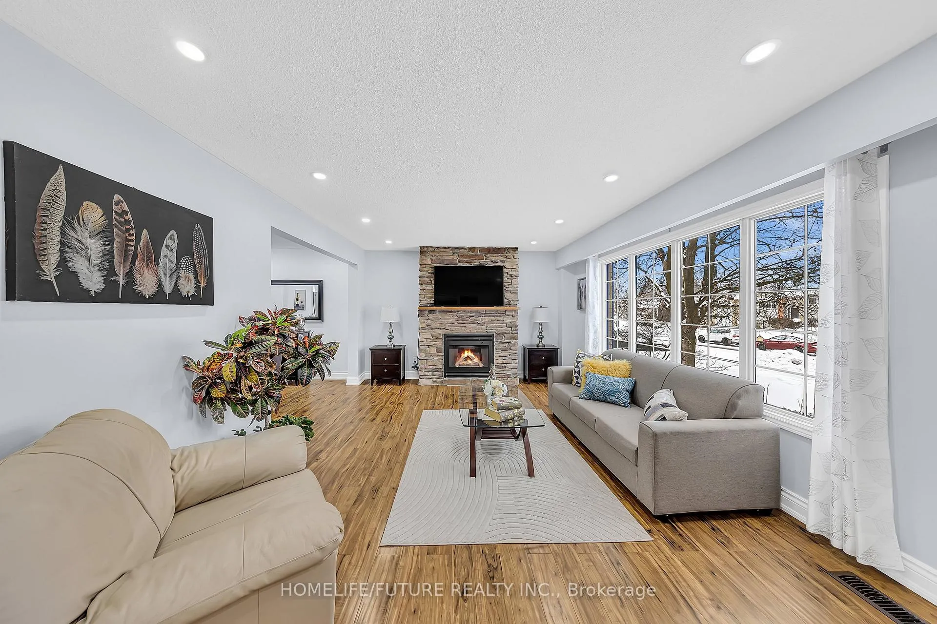 Photo 5 of 835 Carnaby Crescent, Oshawa, Centennial — HOMEH