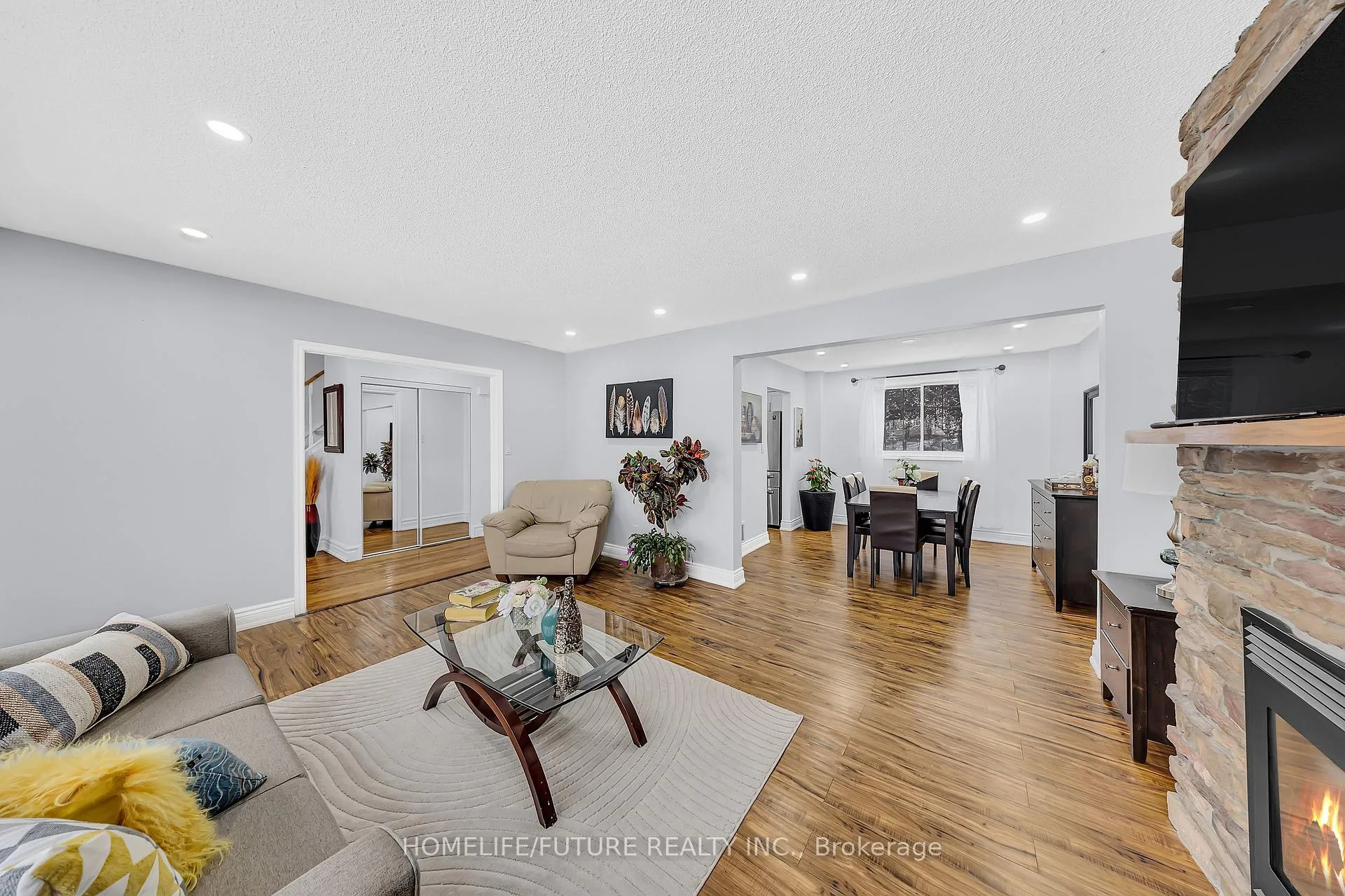 Photo 6 of 835 Carnaby Crescent, Oshawa, Centennial — HOMEH