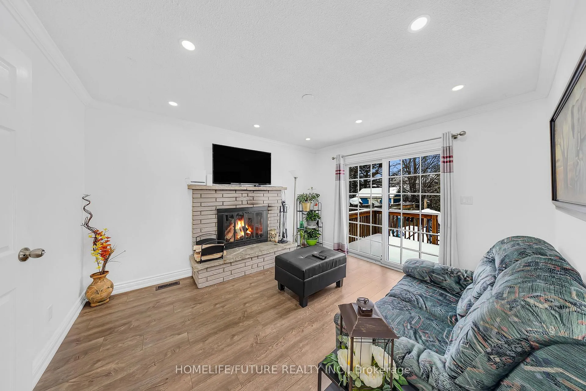 Photo 20 of 835 Carnaby Crescent, Oshawa, Centennial — HOMEH