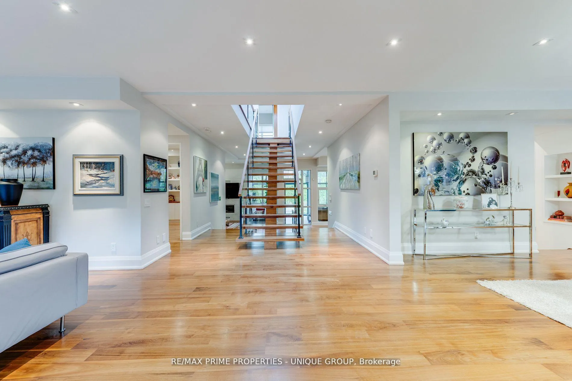 Photo 5 of 326 Joicey Boulevard, Toronto, Bedford Park-Nortown — HOMEH