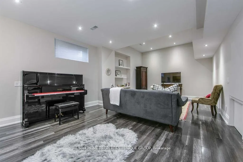 Photo 38 of 326 Joicey Boulevard, Toronto, Bedford Park-Nortown — HOMEH