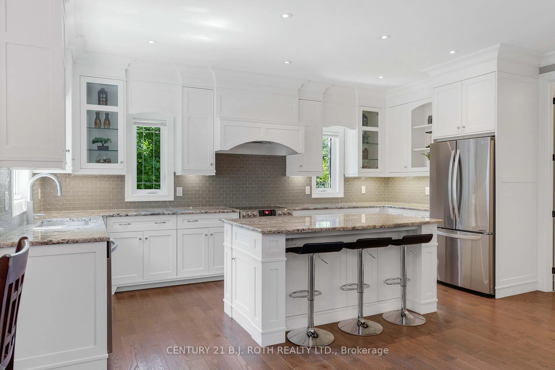 Photo 10 of 110 Mennill Drive, Springwater, Snow Valley — HOMEH