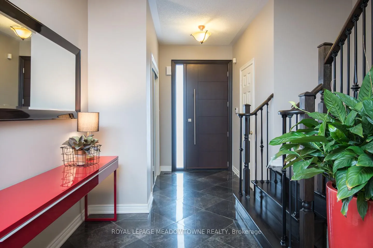 Photo 4 of 318 Malboeuf Court, Milton, Scott — HOMEH