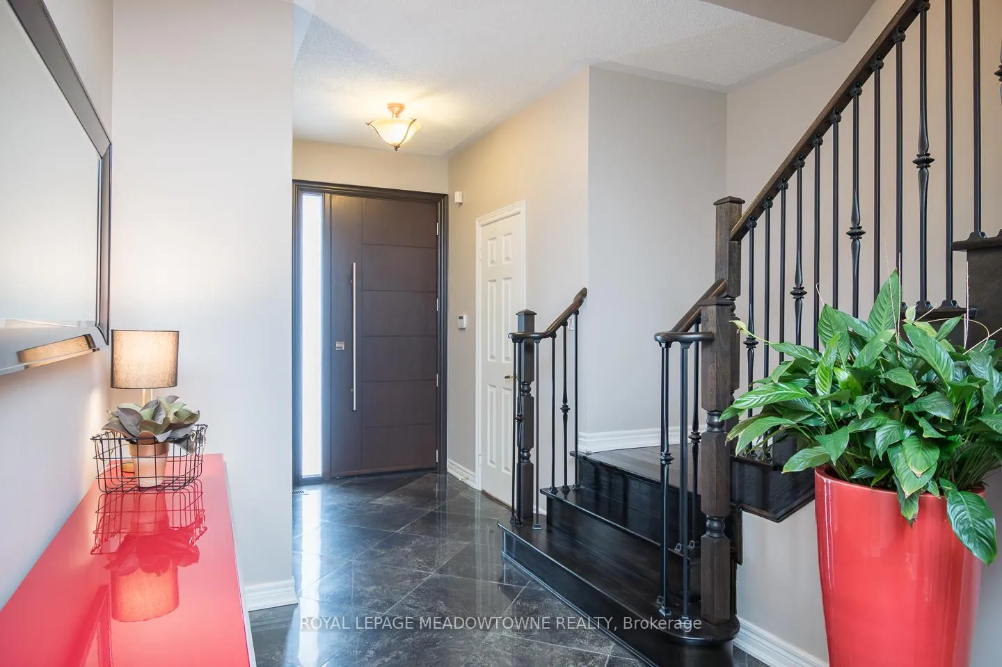 Photo 5 of 318 Malboeuf Court, Milton, Scott — HOMEH