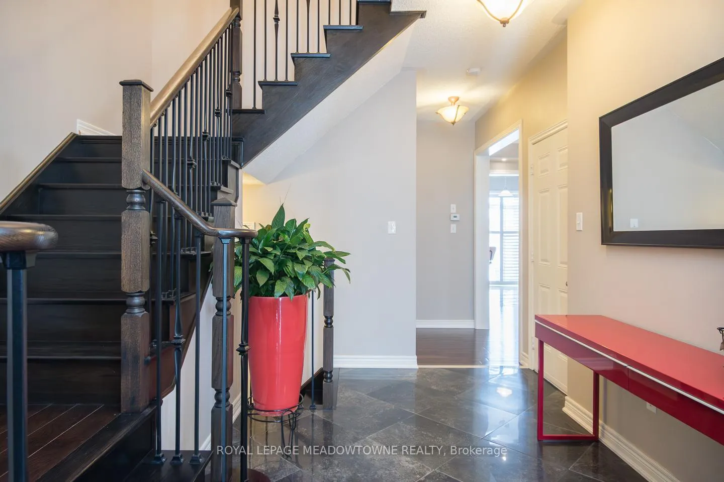 Photo 6 of 318 Malboeuf Court, Milton, Scott — HOMEH