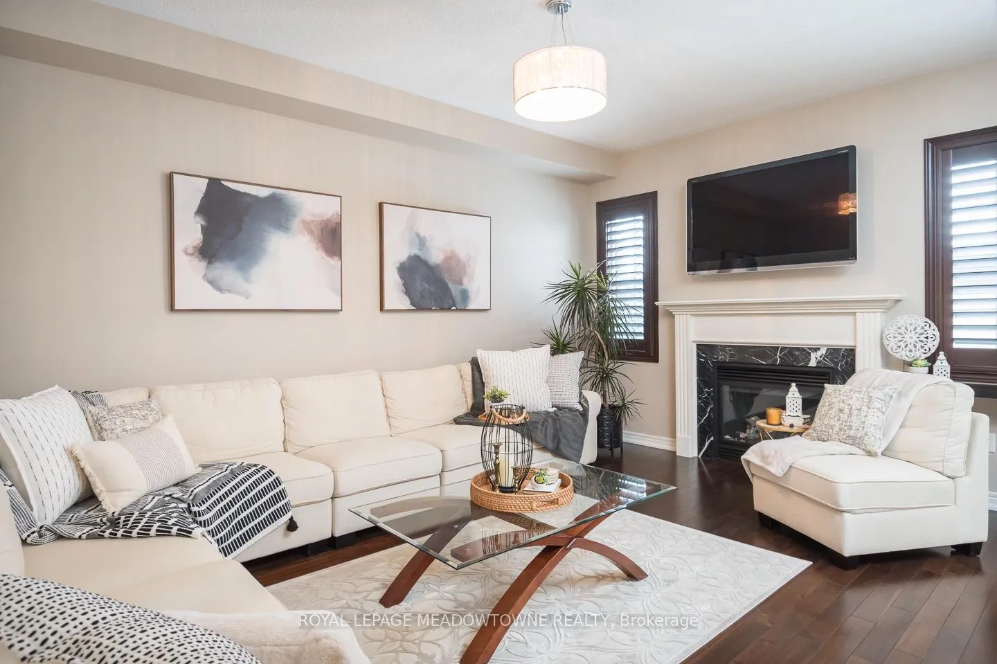 Photo 7 of 318 Malboeuf Court, Milton, Scott — HOMEH
