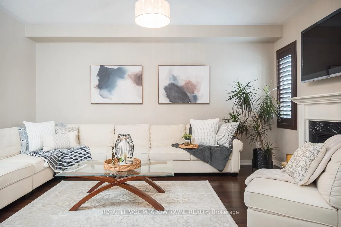 Photo 8 of 318 Malboeuf Court, Milton, Scott — HOMEH