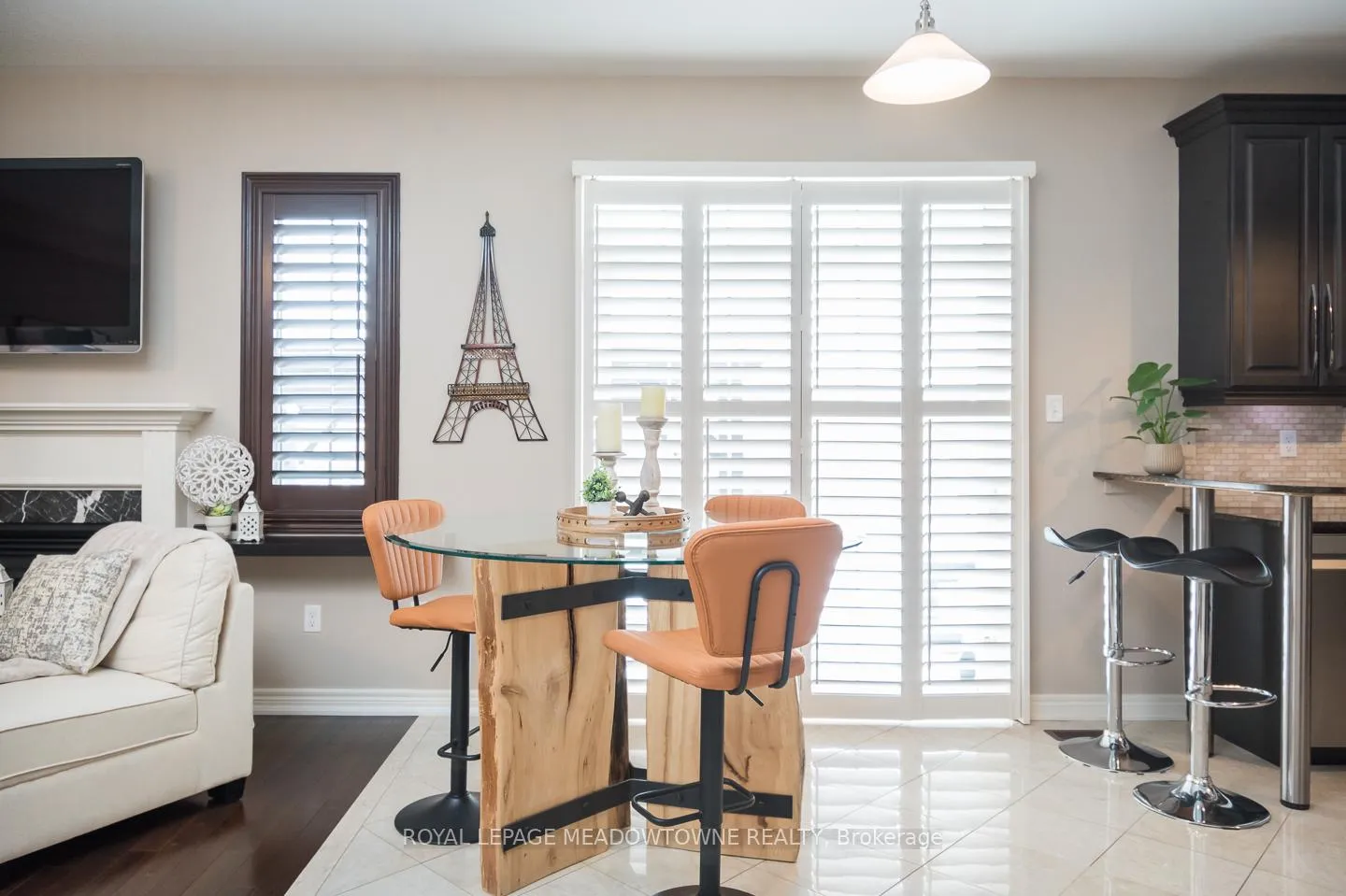 Photo 11 of 318 Malboeuf Court, Milton, Scott — HOMEH