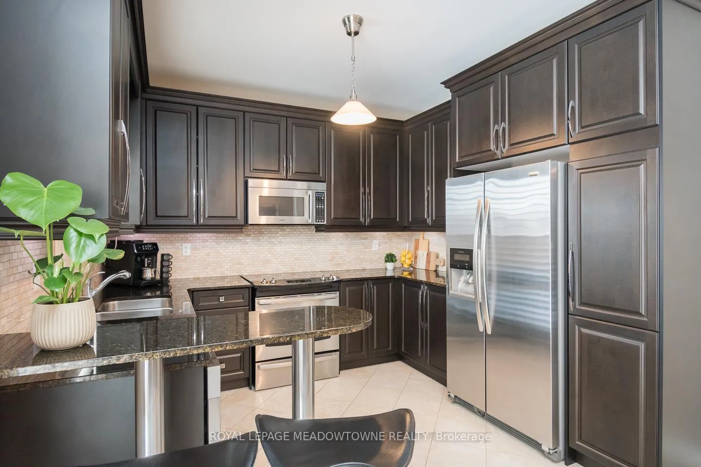 Photo 16 of 318 Malboeuf Court, Milton, Scott — HOMEH