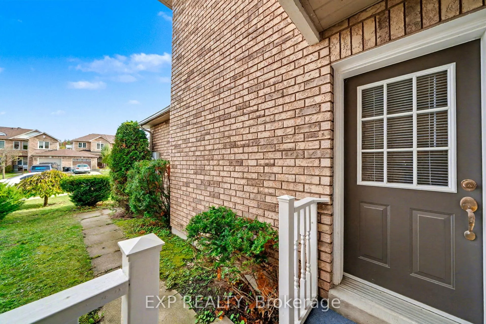 Photo 3 of 56 Hawthorne Crescent, Barrie, Ardagh — HOMEH