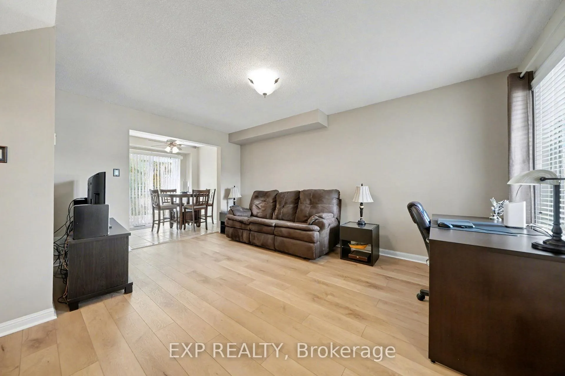 Photo 7 of 56 Hawthorne Crescent, Barrie, Ardagh — HOMEH