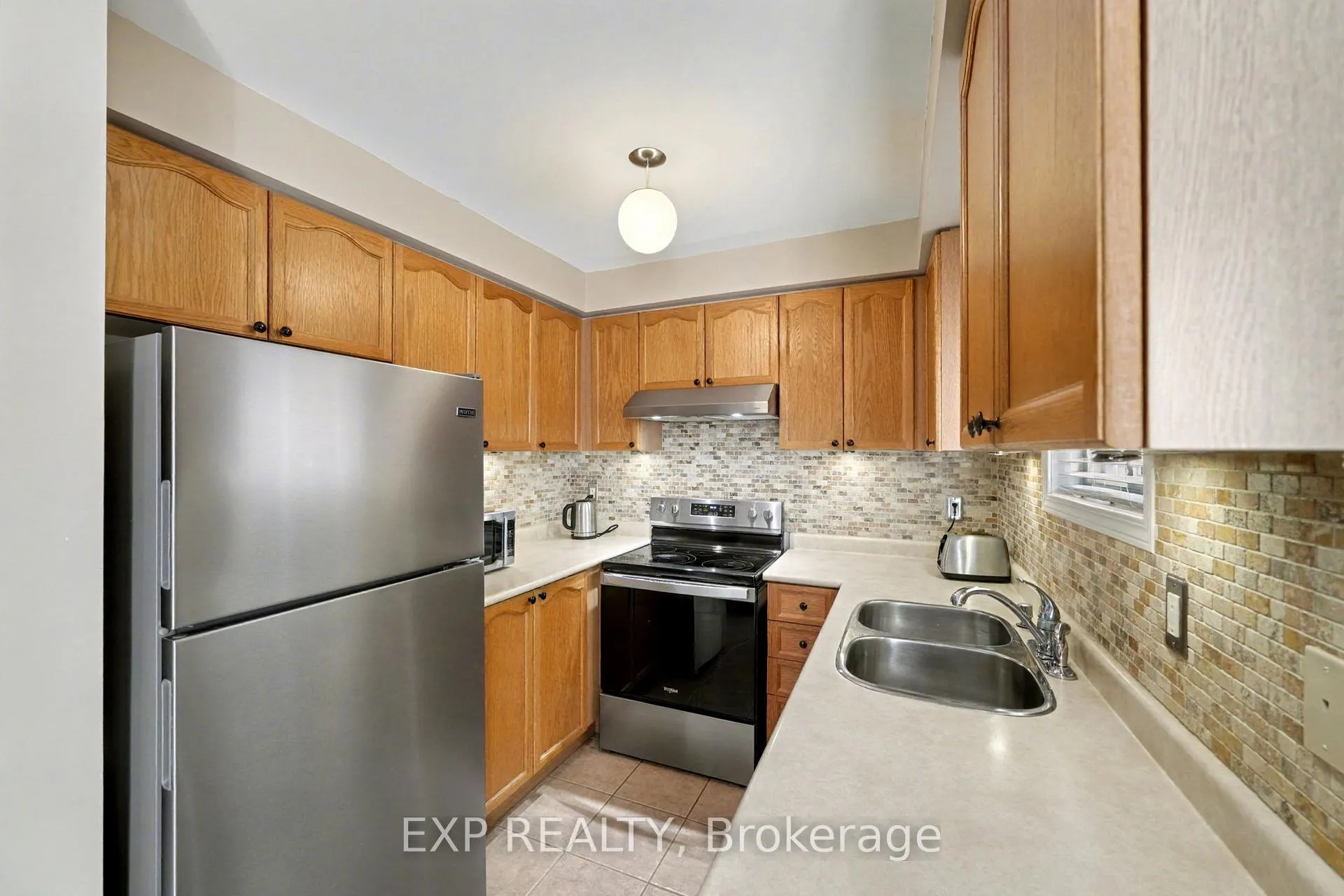 Photo 9 of 56 Hawthorne Crescent, Barrie, Ardagh — HOMEH