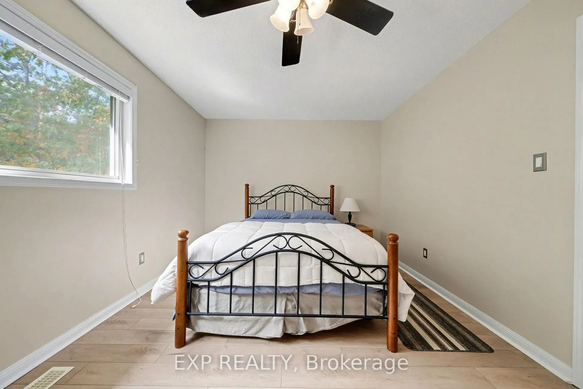 Photo 21 of 56 Hawthorne Crescent, Barrie, Ardagh — HOMEH