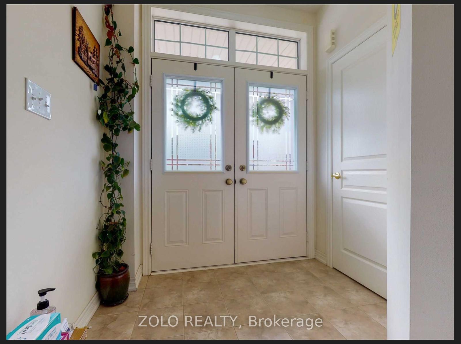 Photo 2 of 107 Thornbush Boulevard, Brampton, Northwest Brampton — HOMEH