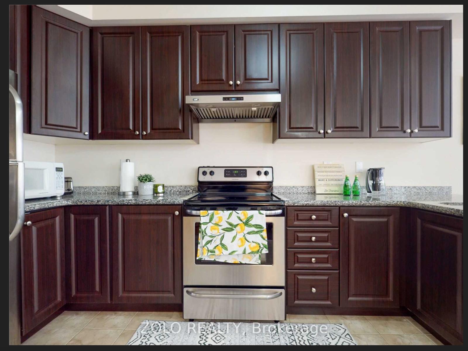 Photo 6 of 107 Thornbush Boulevard, Brampton, Northwest Brampton — HOMEH