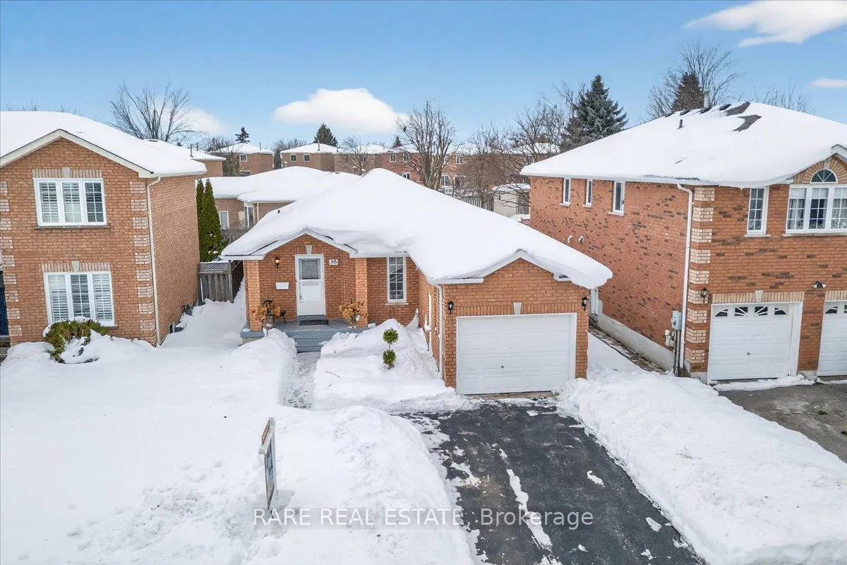 Photo 3 of 30 Mcveigh Drive, Barrie, Northwest — HOMEH