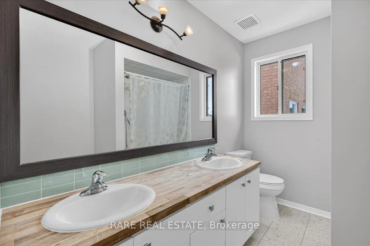 Photo 12 of 30 Mcveigh Drive, Barrie, Northwest — HOMEH