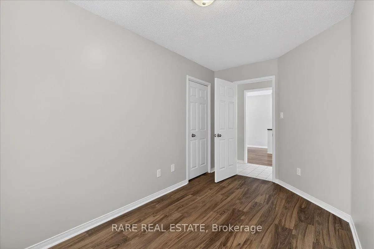 Photo 14 of 30 Mcveigh Drive, Barrie, Northwest — HOMEH