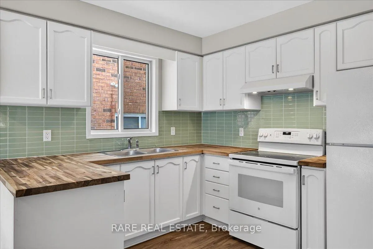 Photo 20 of 30 Mcveigh Drive, Barrie, Northwest — HOMEH