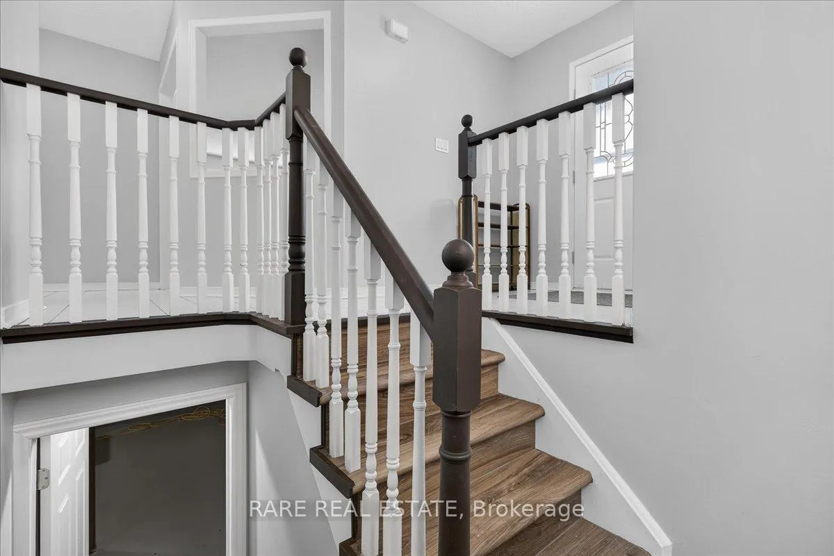 Photo 24 of 30 Mcveigh Drive, Barrie, Northwest — HOMEH