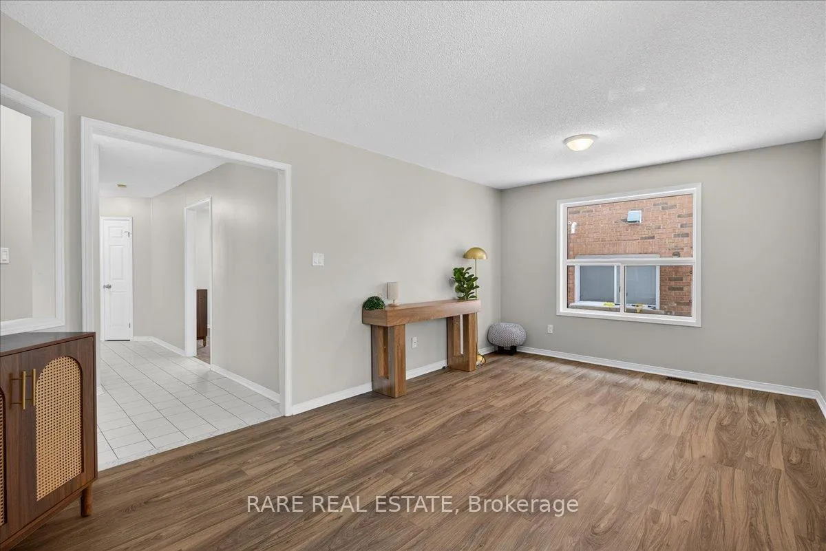 Photo 32 of 30 Mcveigh Drive, Barrie, Northwest — HOMEH