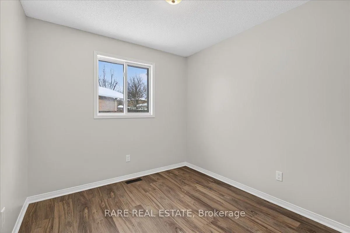 Photo 36 of 30 Mcveigh Drive, Barrie, Northwest — HOMEH