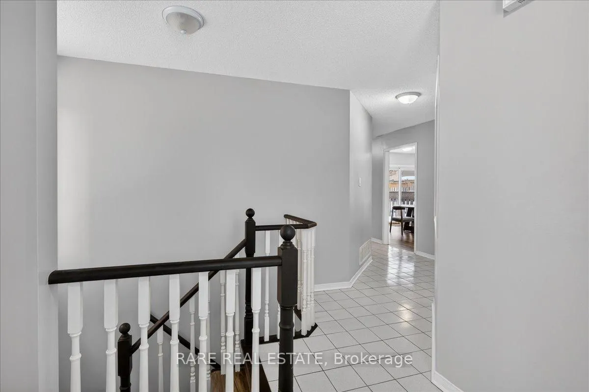 Photo 38 of 30 Mcveigh Drive, Barrie, Northwest — HOMEH