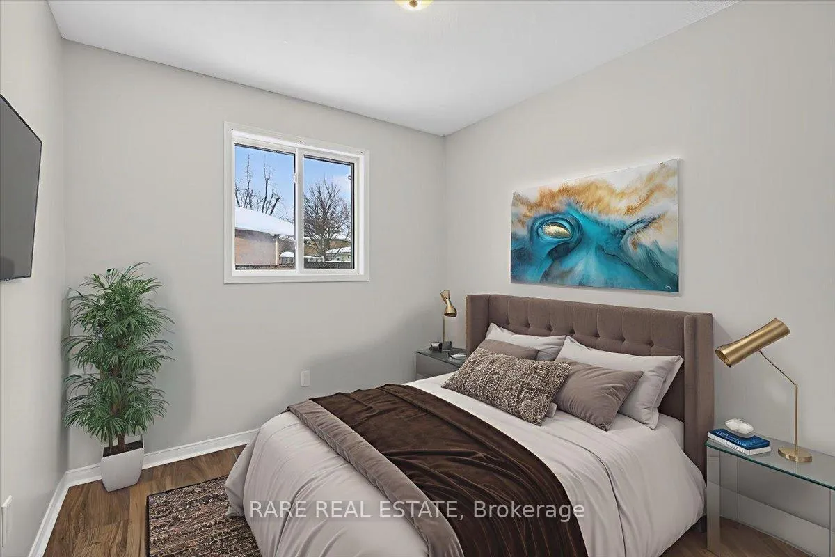 Photo 41 of 30 Mcveigh Drive, Barrie, Northwest — HOMEH