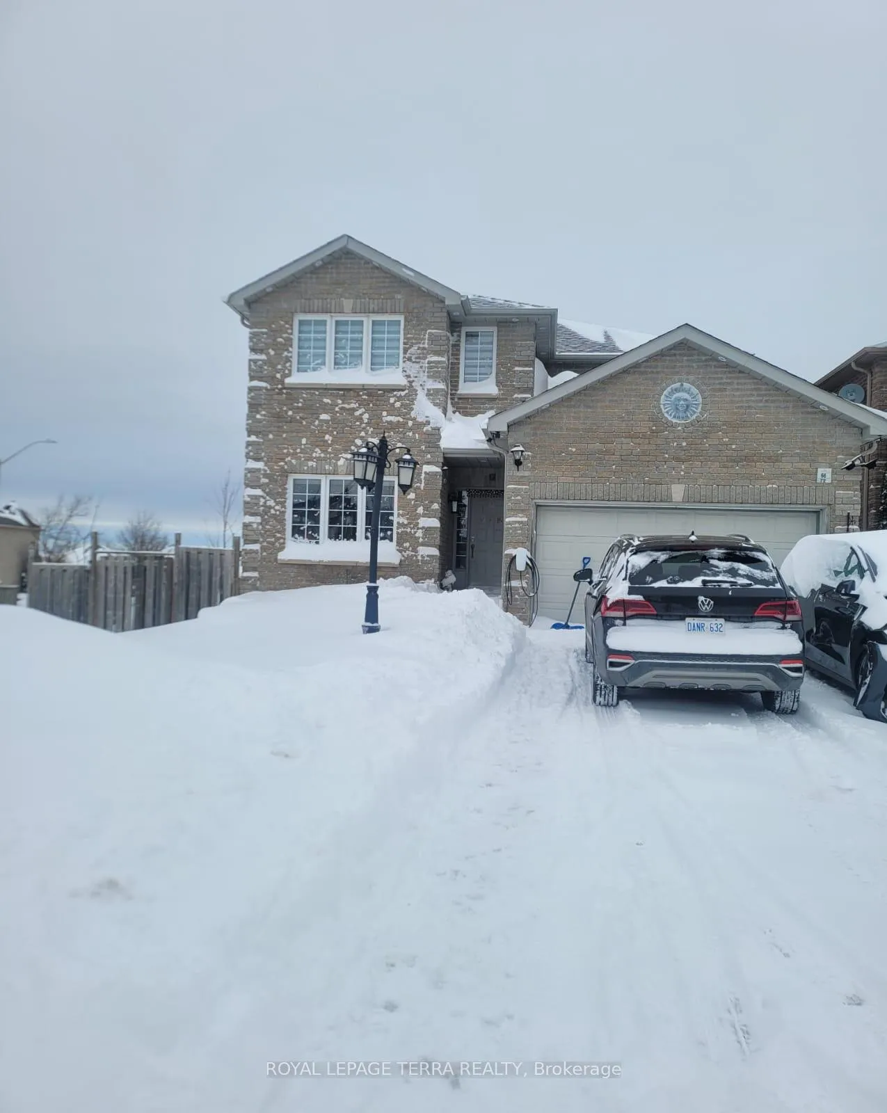 Photo 2 of 72 Jessica Drive, Barrie, Painswick South — HOMEH