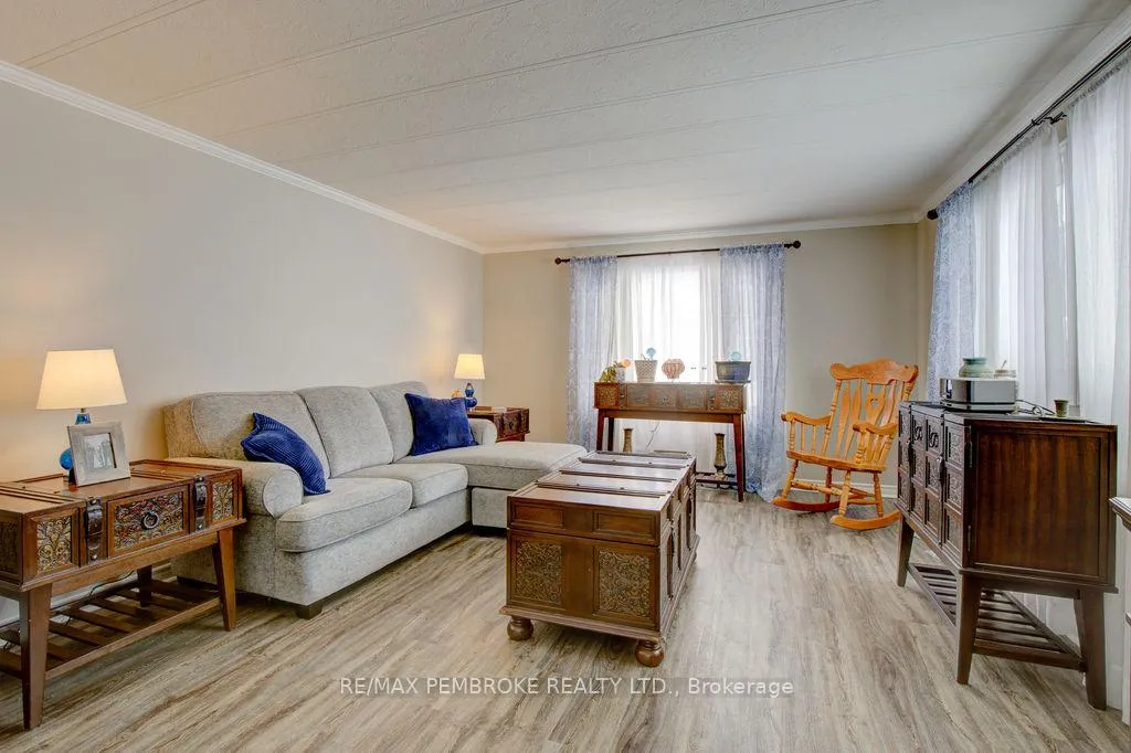 Photo 3 of 66 Pinehurst Estates, Petawawa — HOMEH