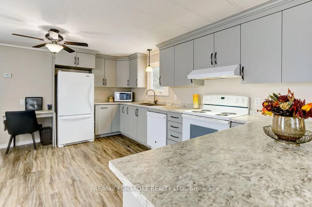 Photo 6 of 66 Pinehurst Estates, Petawawa — HOMEH