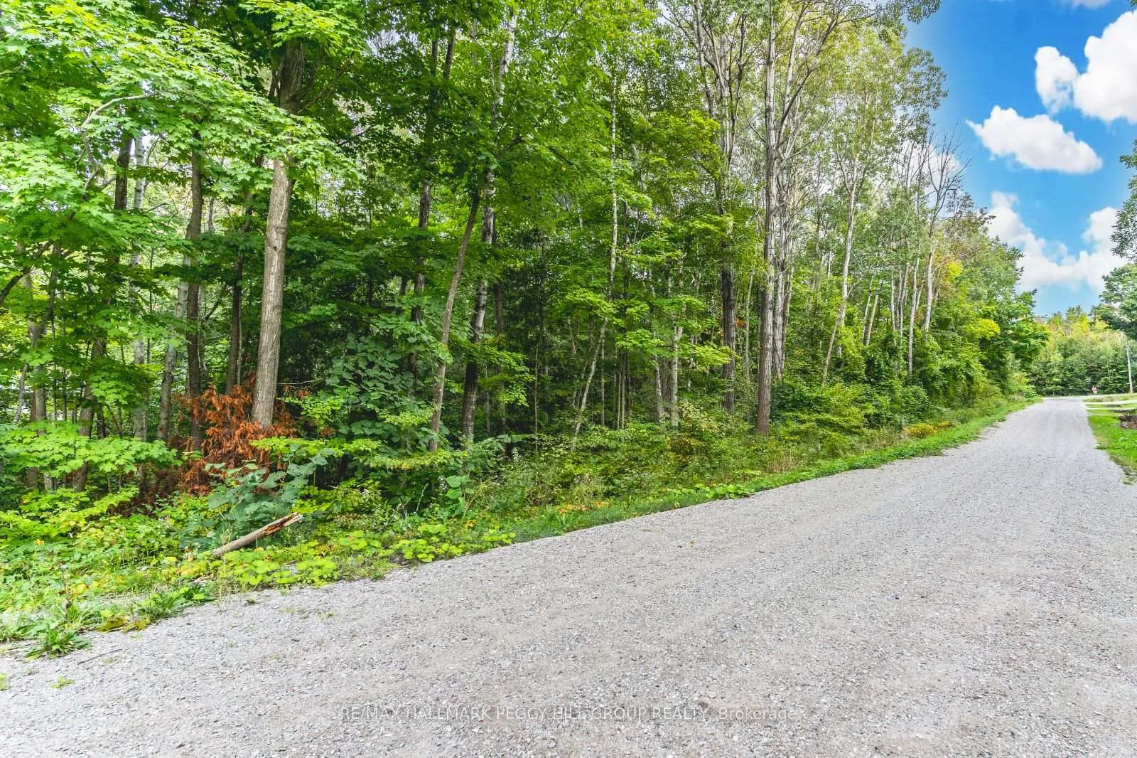 Photo 2 of 417 Young Avenue, Tay, Port McNicoll — HOMEH