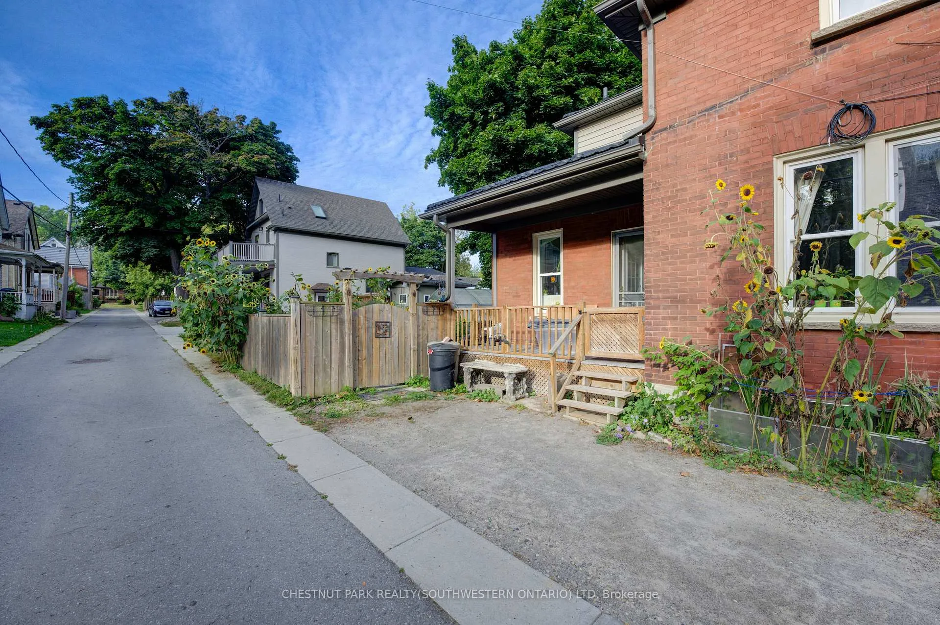 Photo 3 of 15 St Leger Street, Kitchener — HOMEH