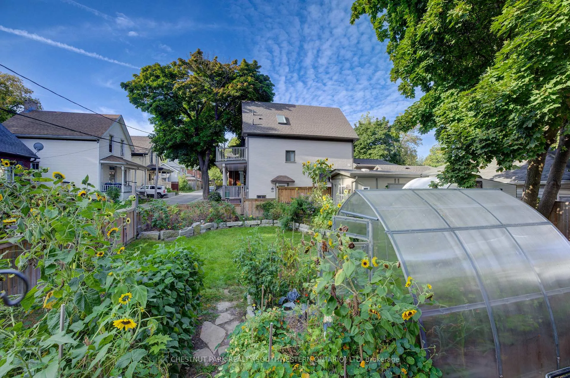 Photo 5 of 15 St Leger Street, Kitchener — HOMEH
