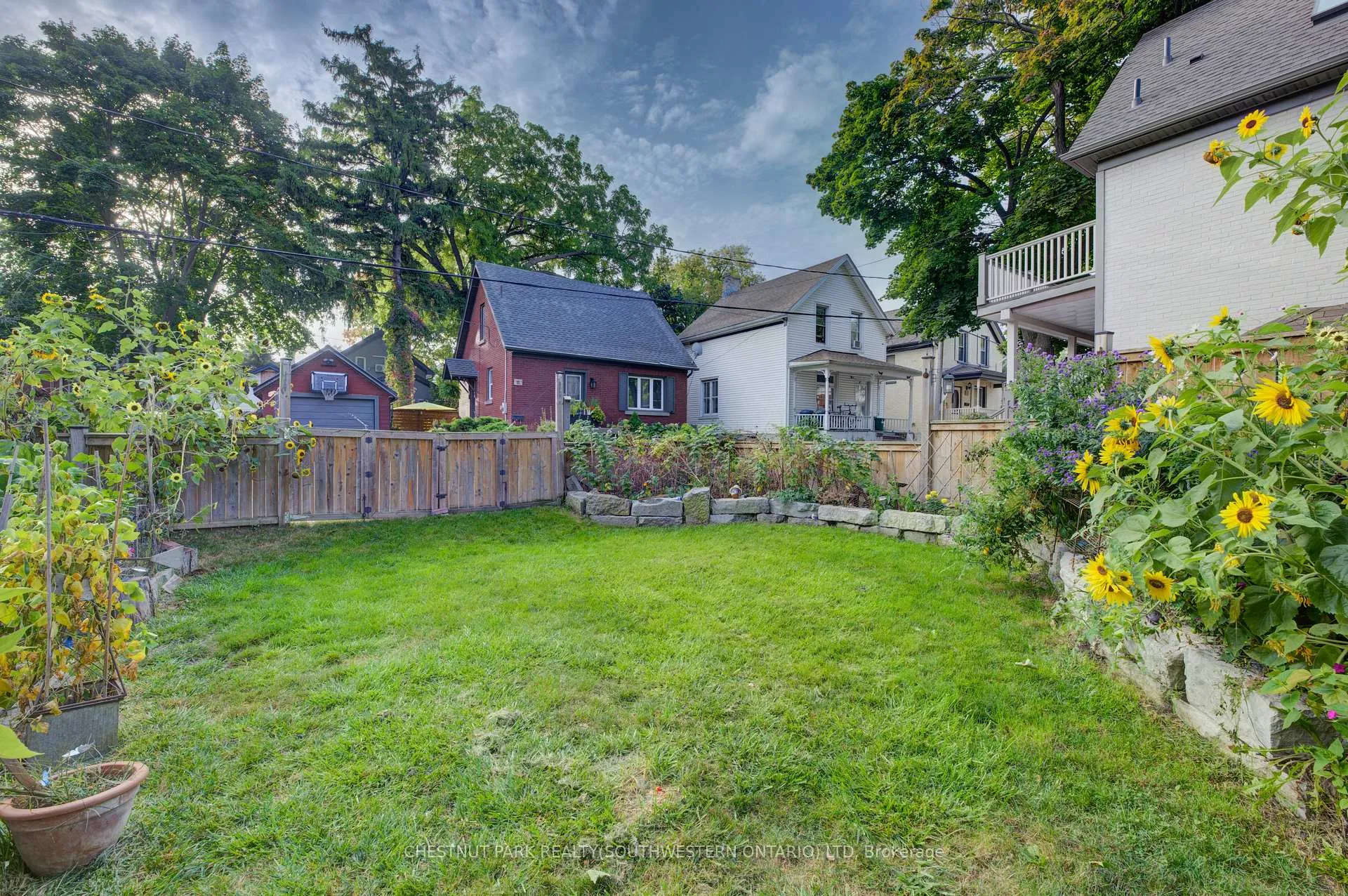 Photo 6 of 15 St Leger Street, Kitchener — HOMEH