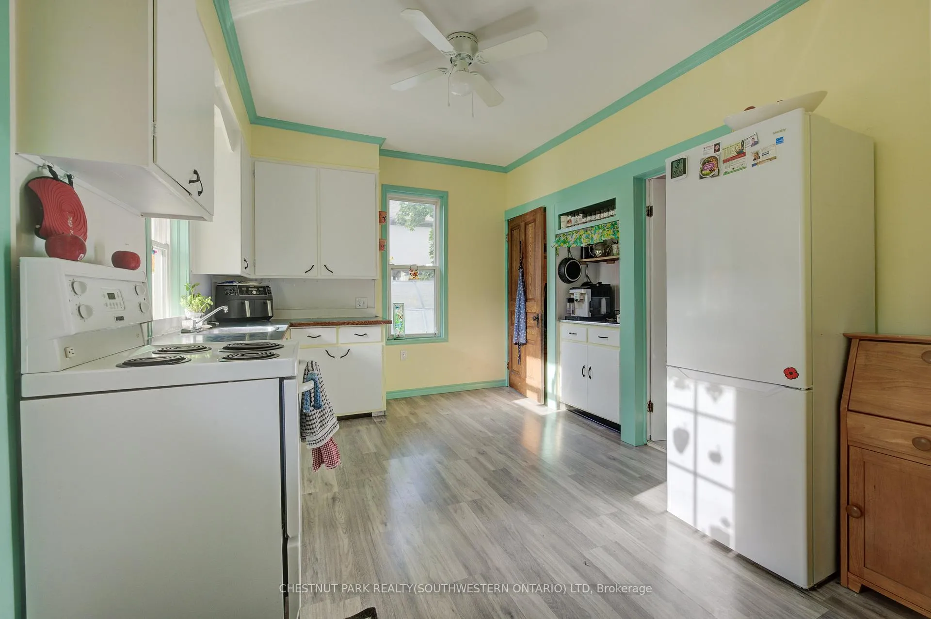 Photo 11 of 15 St Leger Street, Kitchener — HOMEH