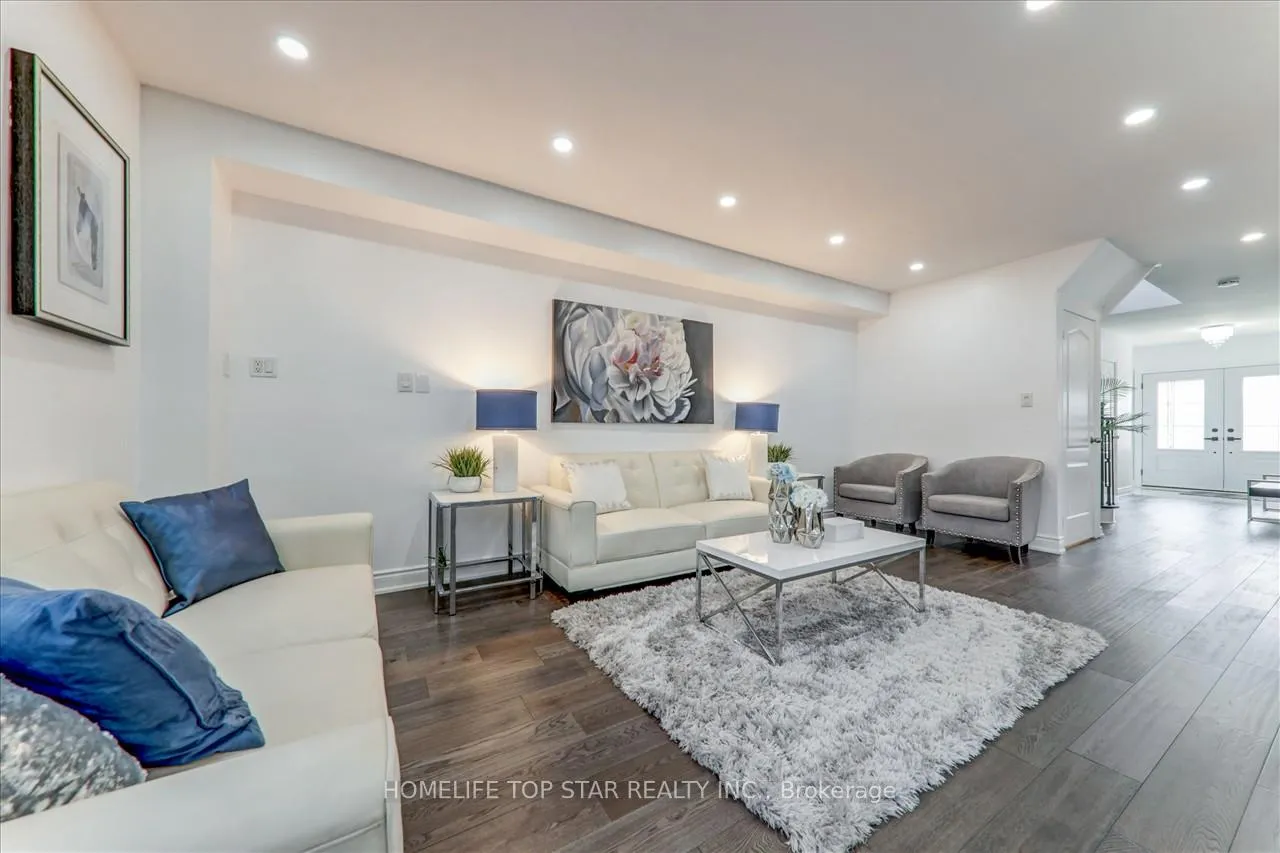 Photo 3 of 121 Casabel Drive, Vaughan, Vellore Village — HOMEH