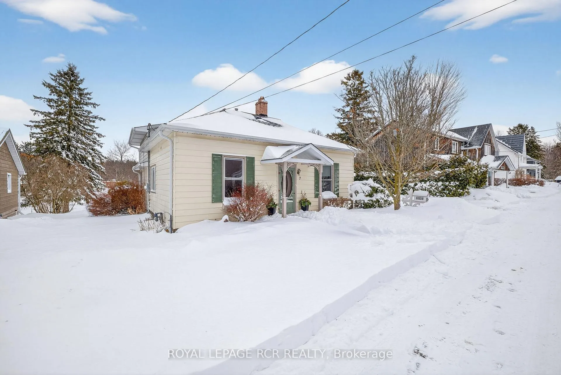 Photo 3 of 7 Wallace Avenue, Caledon, Palgrave — HOMEH