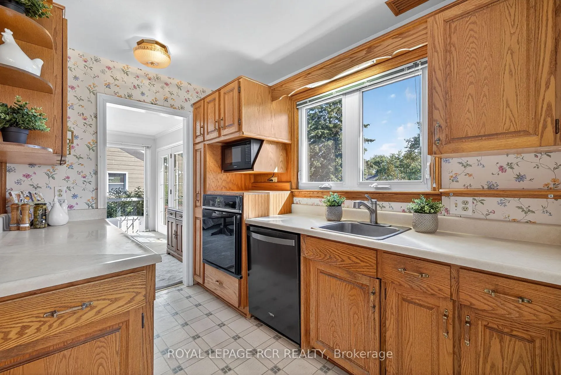 Photo 12 of 7 Wallace Avenue, Caledon, Palgrave — HOMEH