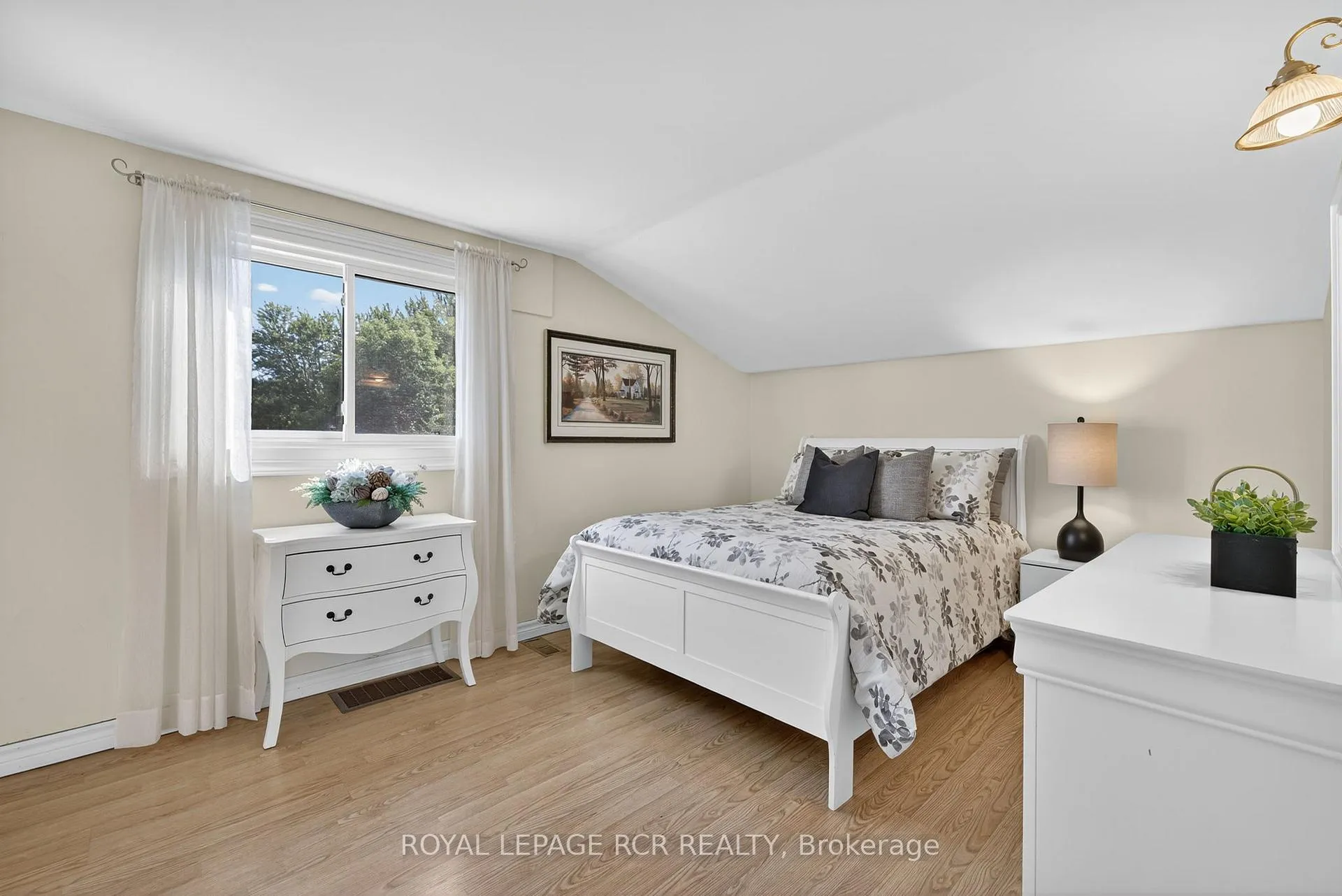 Photo 17 of 7 Wallace Avenue, Caledon, Palgrave — HOMEH