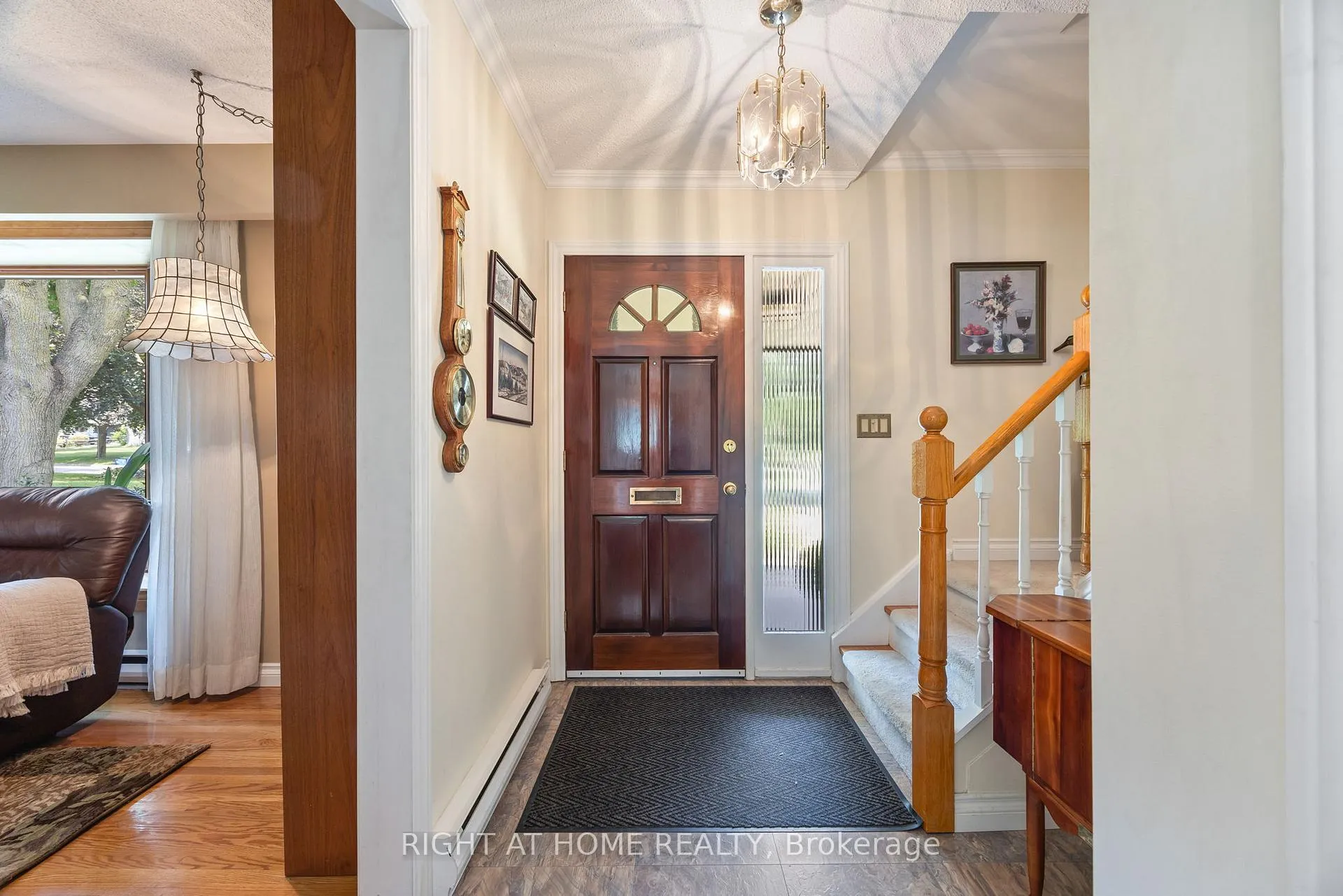 Photo 5 of 712 Tulip Court, Oshawa, Centennial — HOMEH