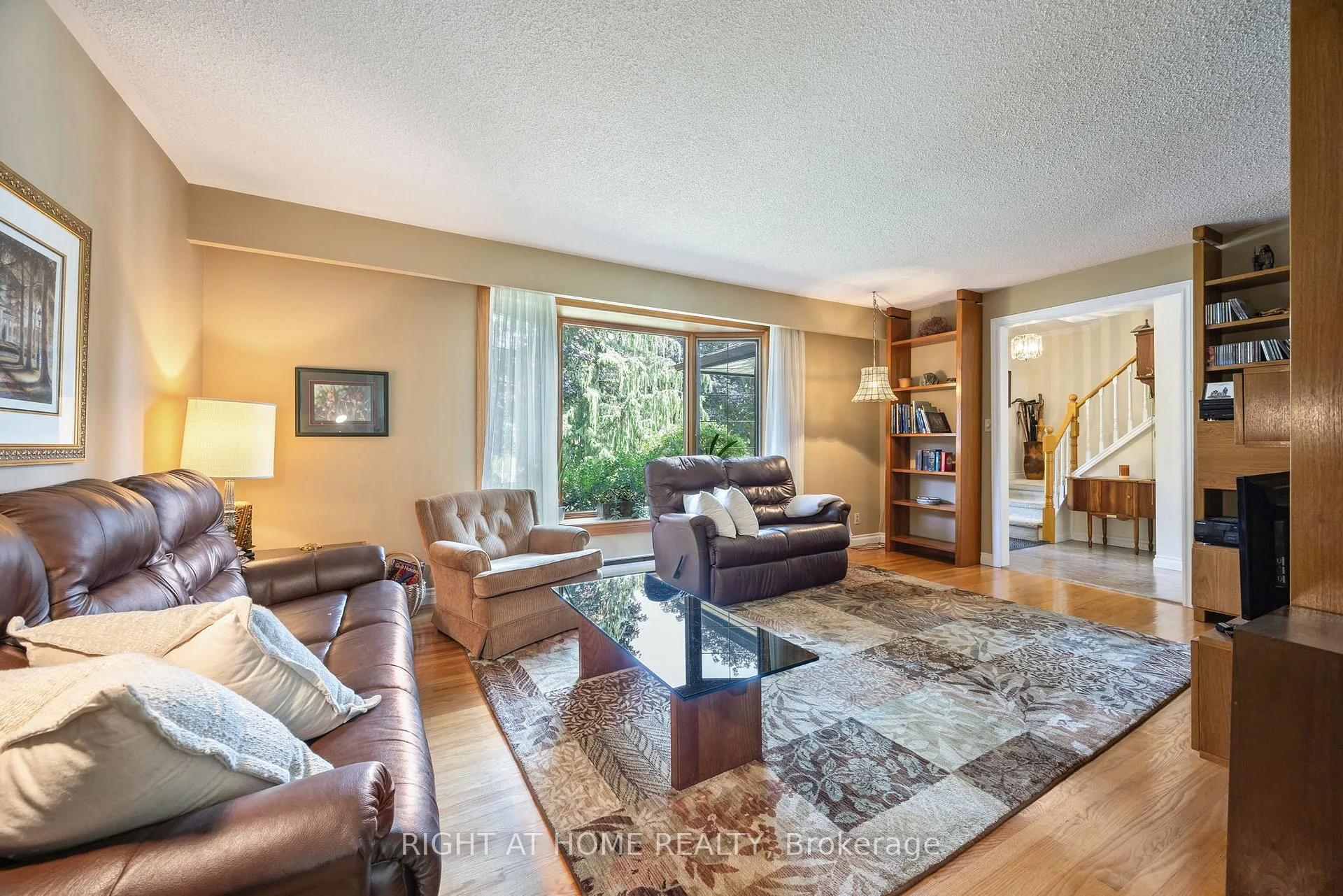 Photo 6 of 712 Tulip Court, Oshawa, Centennial — HOMEH